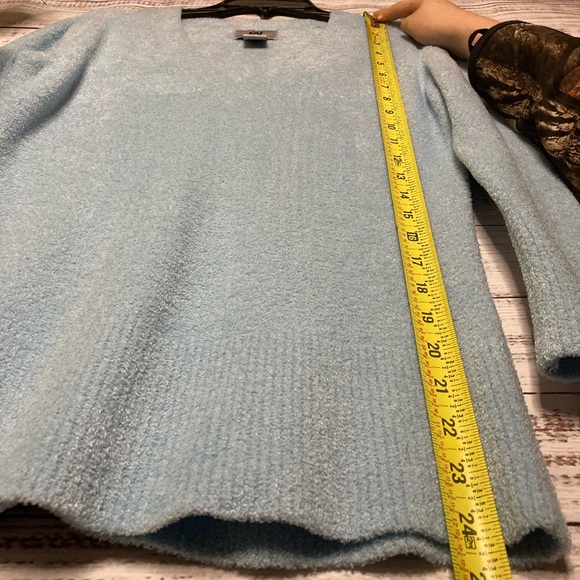 Was💲19! Junction West SUPER soft 3/4 sleeve light blue V-neck sweater Medium - Picture 12 of 14